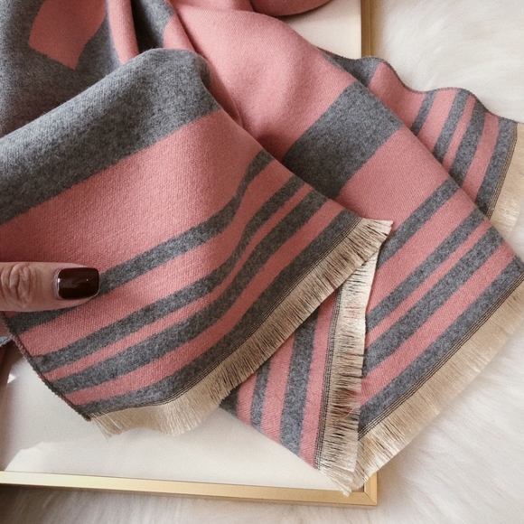 <AUTHENTIC>CHANEL Scarves - Picture 5 of 5